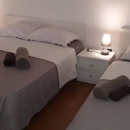 Franko - Uz Parking Lejlighed