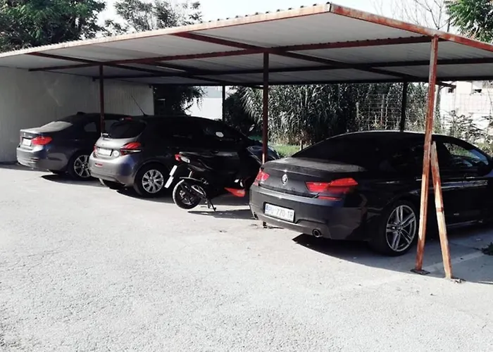 Franko - Uz Parking Apartmán