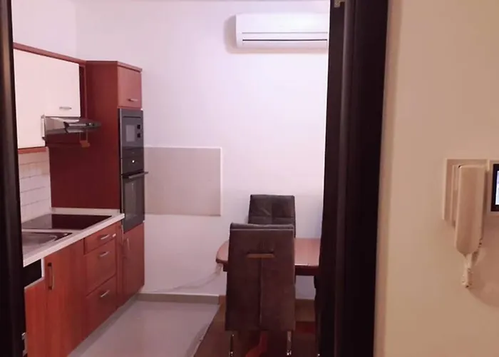 Franko - Uz Parking Apartman