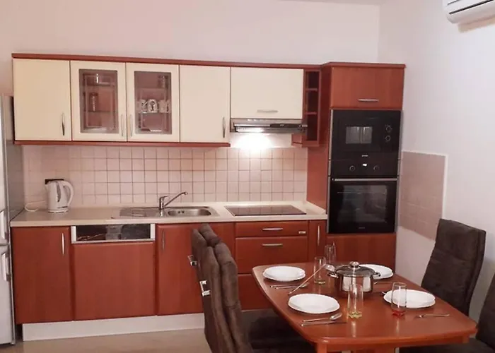 Franko - Uz Parking Apartman Pula